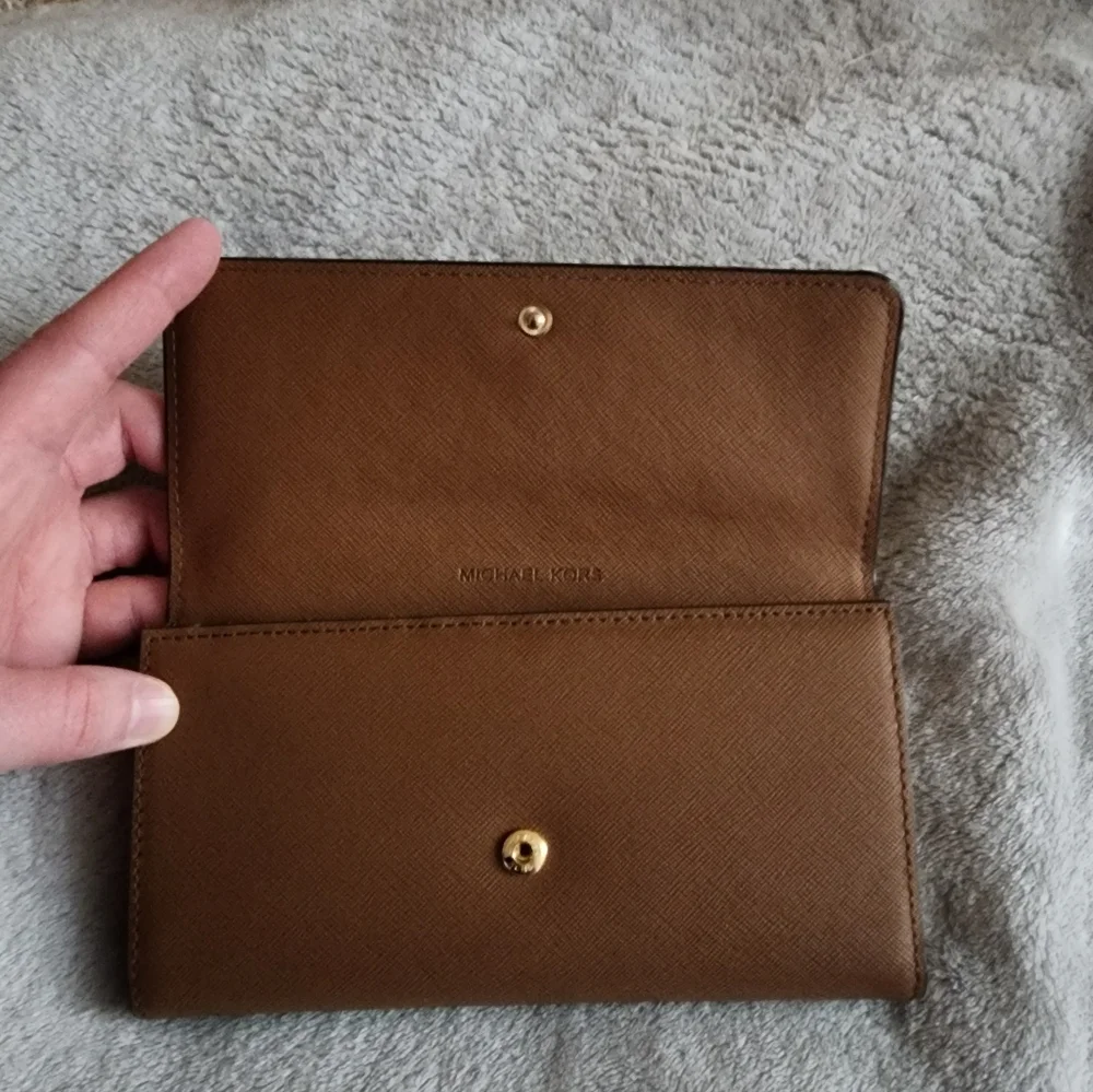 Michael Kors Tri- Fold Brown Wallet - Picture 5 of 11